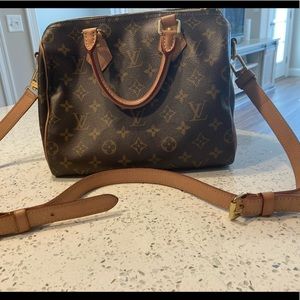 Authentic Louis Vuitton speedy bag in good condition